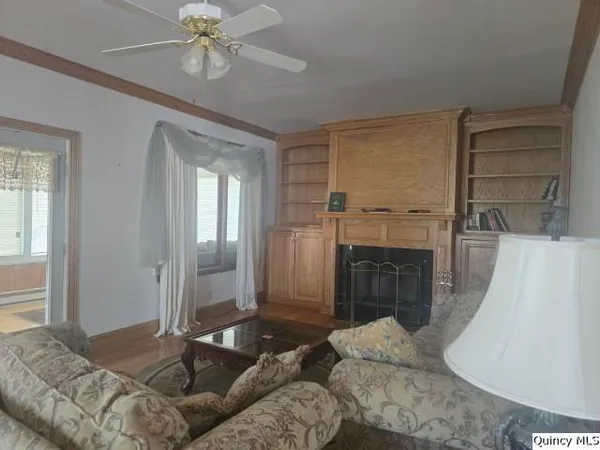 $219,900 | 4 Riverview Drive, Nauvoo, IL 62354