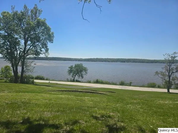 $219,900 | 4 Riverview Drive, Nauvoo, IL 62354