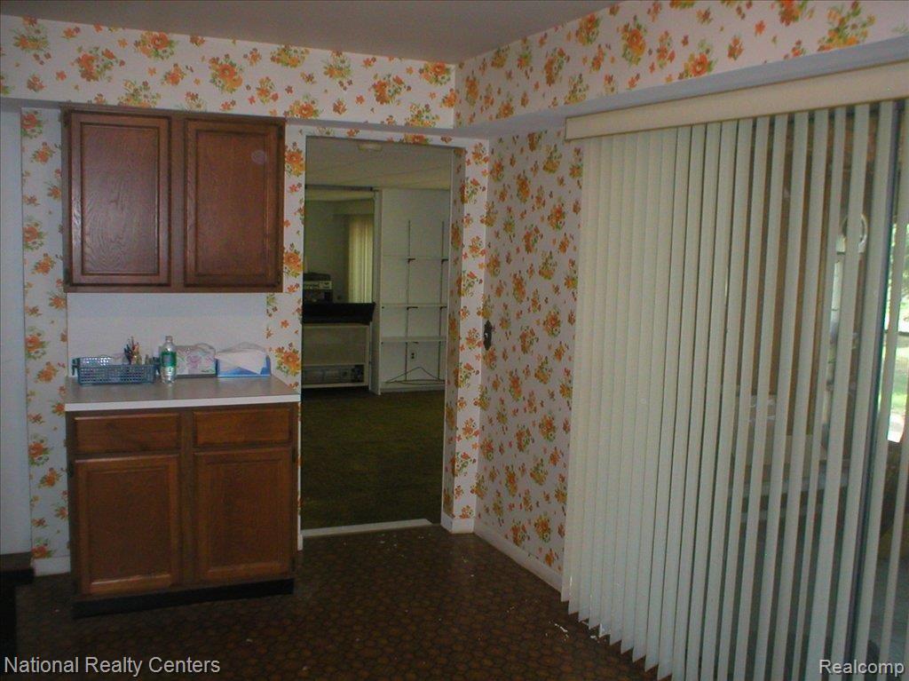 16795 Inkster Road Livonia, MI 48154 - Photo 8 of 13 Inkster 011
