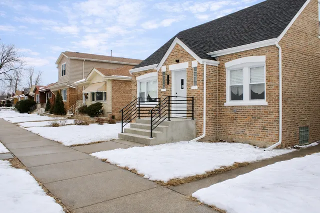 $274,900 | 12527 South Lowe Avenue, Chicago, IL 60628