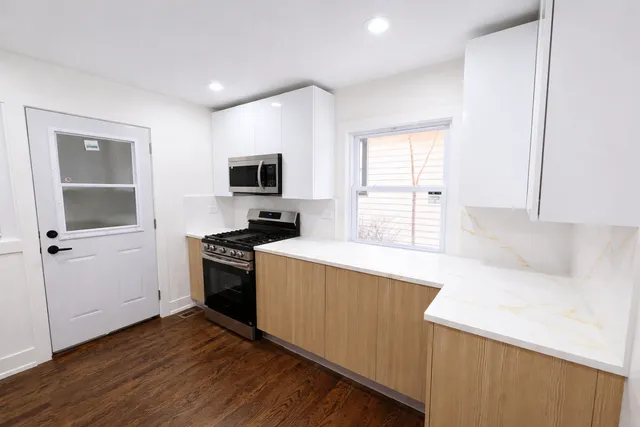 $274,900 | 12527 South Lowe Avenue, Chicago, IL 60628