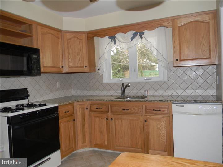 512 Maddock Road Springfield, PA 19064 - Photo 6 of 15