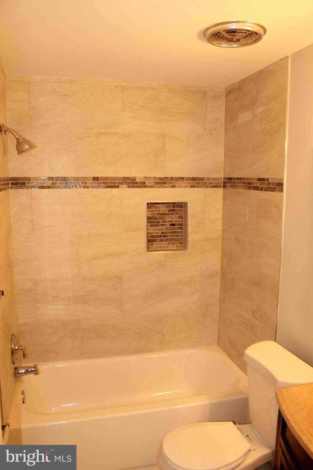 11922 Escalante Court Reston, VA 20191 - Photo 19 of 26 2nd Bath