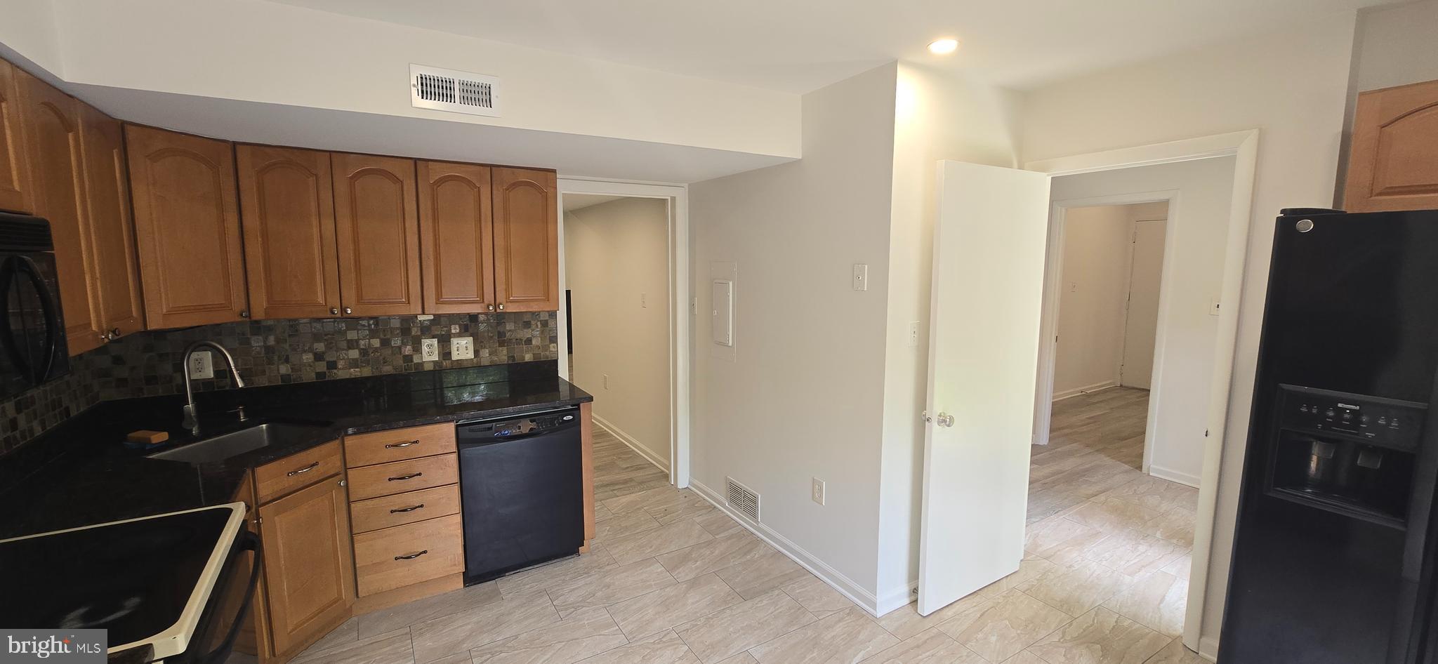 11922 Escalante Court Reston, VA 20191 - Photo 6 of 26