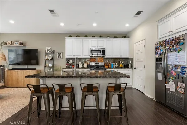 $995,000 | 430 East Santa Ana Street, Anaheim, CA 92805