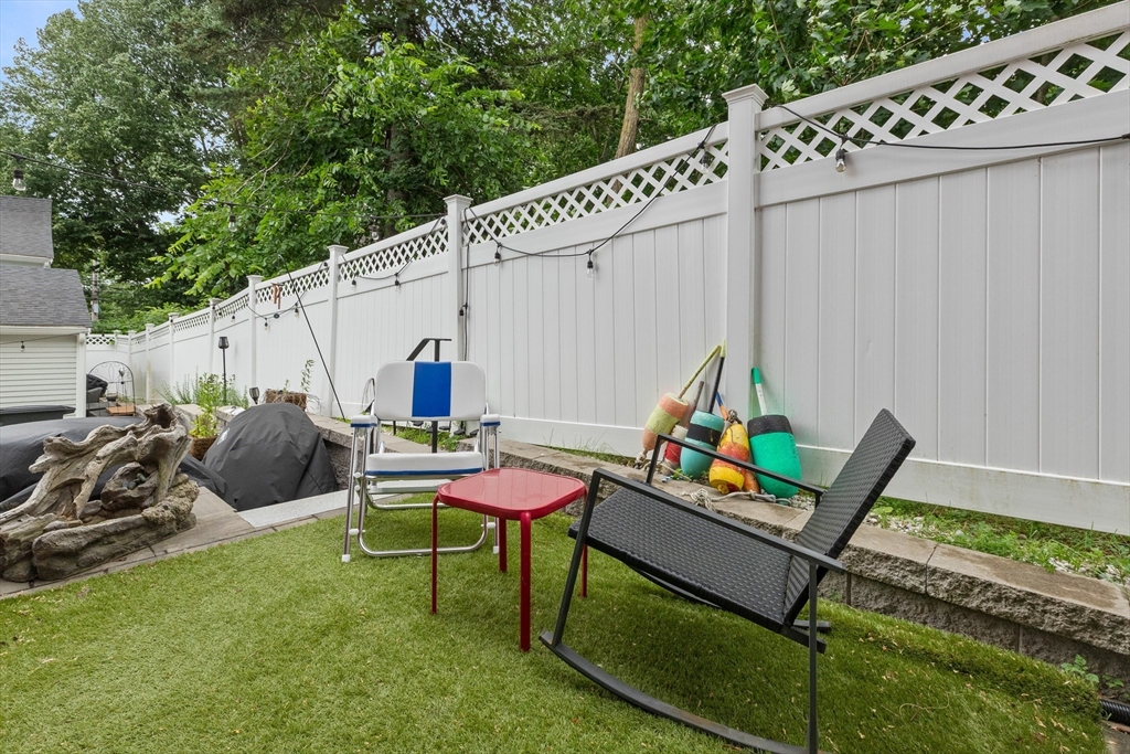 83 High Street, Unit 4 Ipswich, MA 01938 - Photo 27 of 35