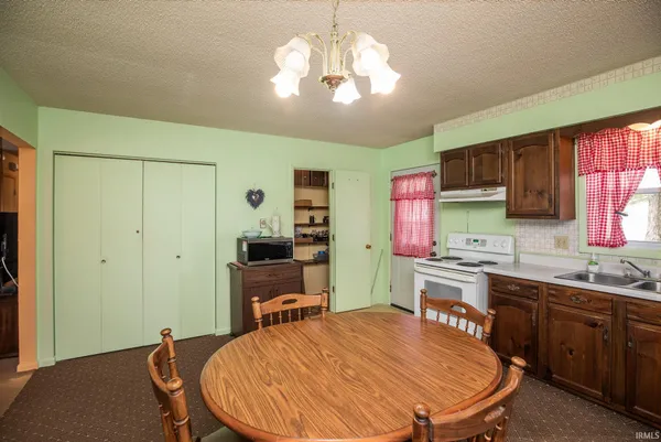$172,900 | 909 Dierkes Street, Decatur, IN 46733