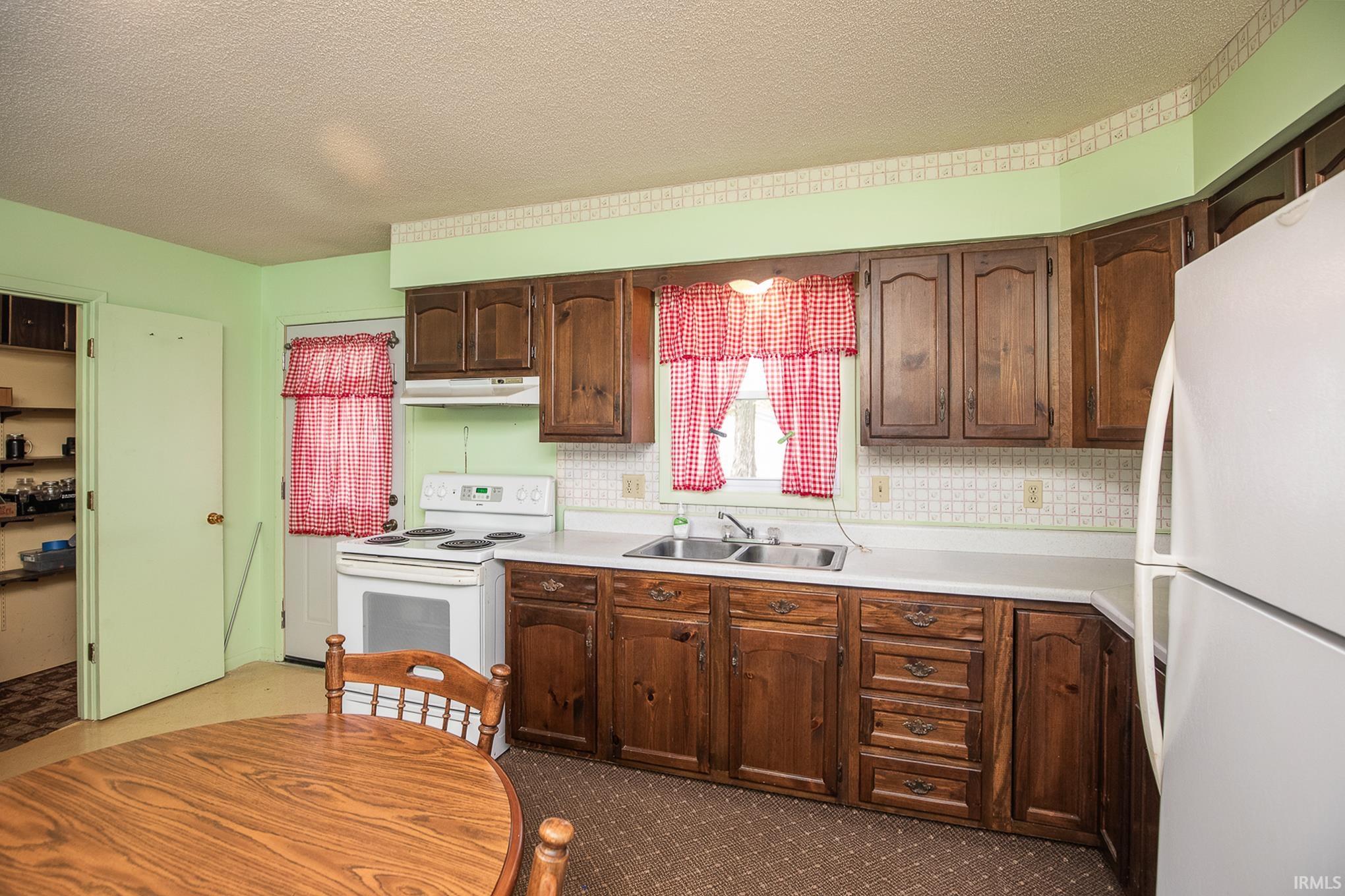 909 Dierkes Street Decatur, IN 46733 - Photo 14 of 28