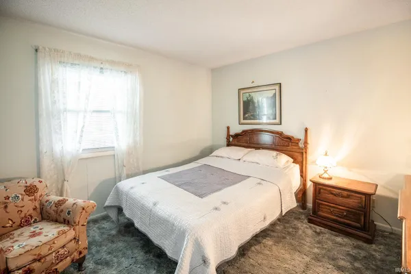 $172,900 | 909 Dierkes Street, Decatur, IN 46733