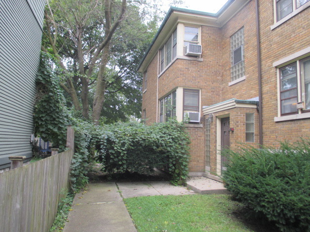 88 Kimbark Road Riverside, IL 60546 - Photo 3 of 14