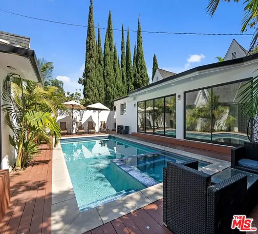 a view of a house with a tub