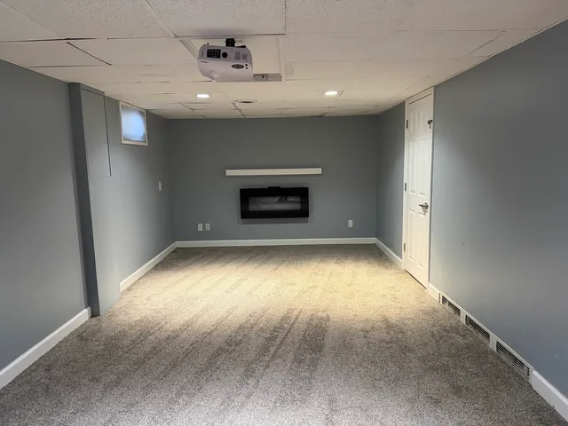 $295,000 | 1931 Stephen Drive, Montgomery, IL 60538