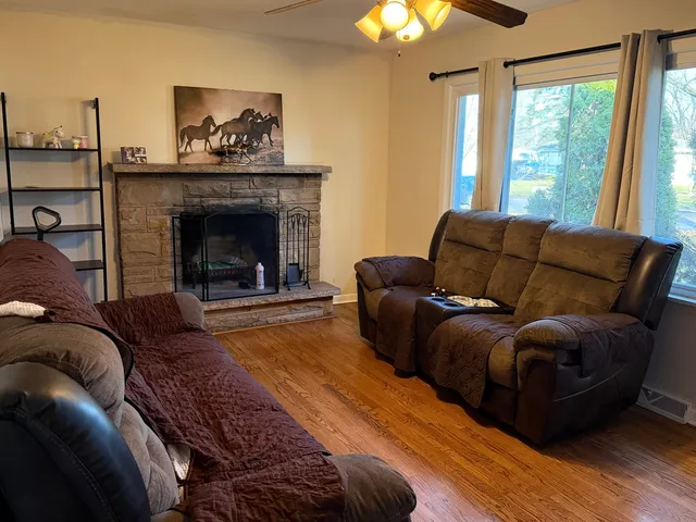 $295,000 | 1931 Stephen Drive, Montgomery, IL 60538