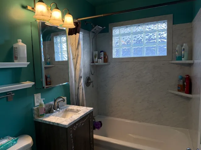 $295,000 | 1931 Stephen Drive, Montgomery, IL 60538