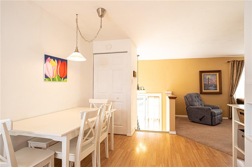 40 Highbury Road Cheswick, PA 15024 - Photo 7 of 25 OPEN DESIGN FROM KITCHEN TO LIVINGROOM WITH A BRIGHT AND SUNNY PALETTE OF COLOR CHOICES.