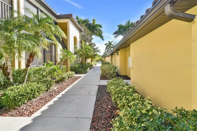 $357,900 | 7305 River Hammock Drive, Unit 204, Bradenton, FL 34212