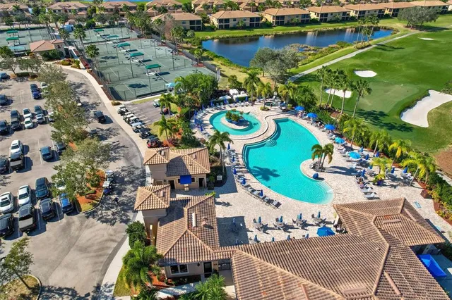 $357,900 | 7305 River Hammock Drive, Unit 204, Bradenton, FL 34212