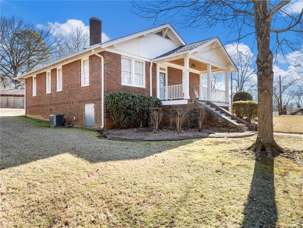 19 4th Street Gainesville, GA 30504 - Photo 1 of 39