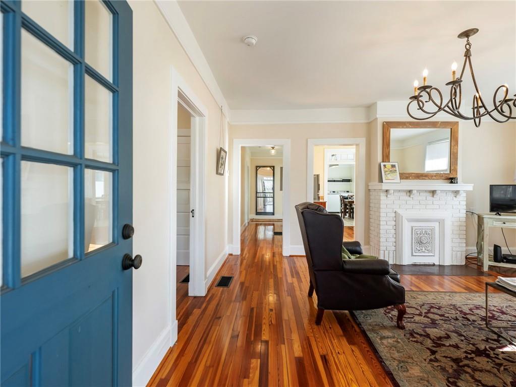 19 4th Street Gainesville, GA 30504 - Photo 3 of 39