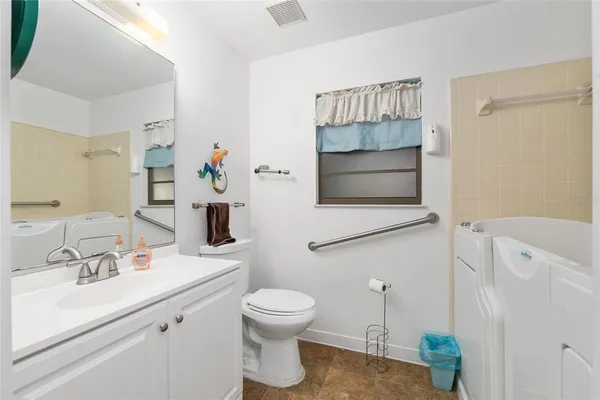 $1,600 | 8479 Northwest 38th Drive, Gainesville, FL 32653