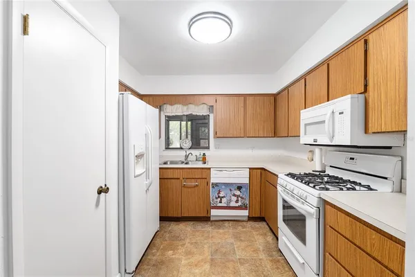 $1,600 | 8479 Northwest 38th Drive, Gainesville, FL 32653