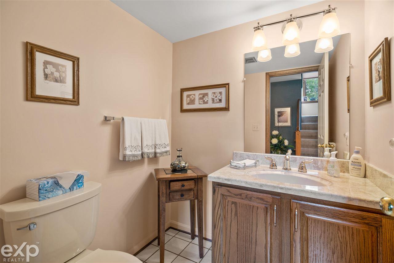 857 River Bend Drive Rochester, MI 48307 - Photo 18 of 39 50053251-17.JPG