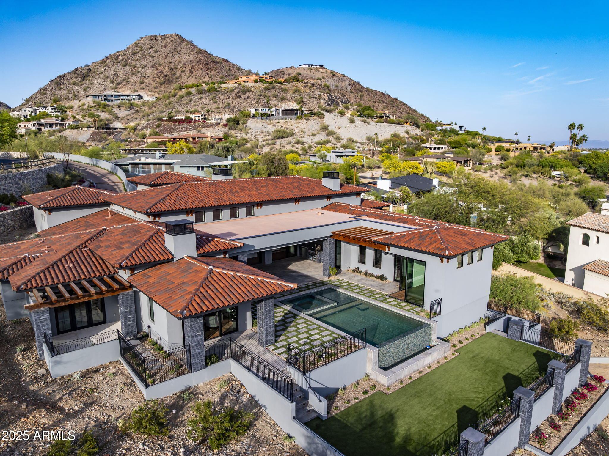 6825 North 39th Place Paradise Valley, AZ 85253 - Photo 2 of 42 Move-In-Ready