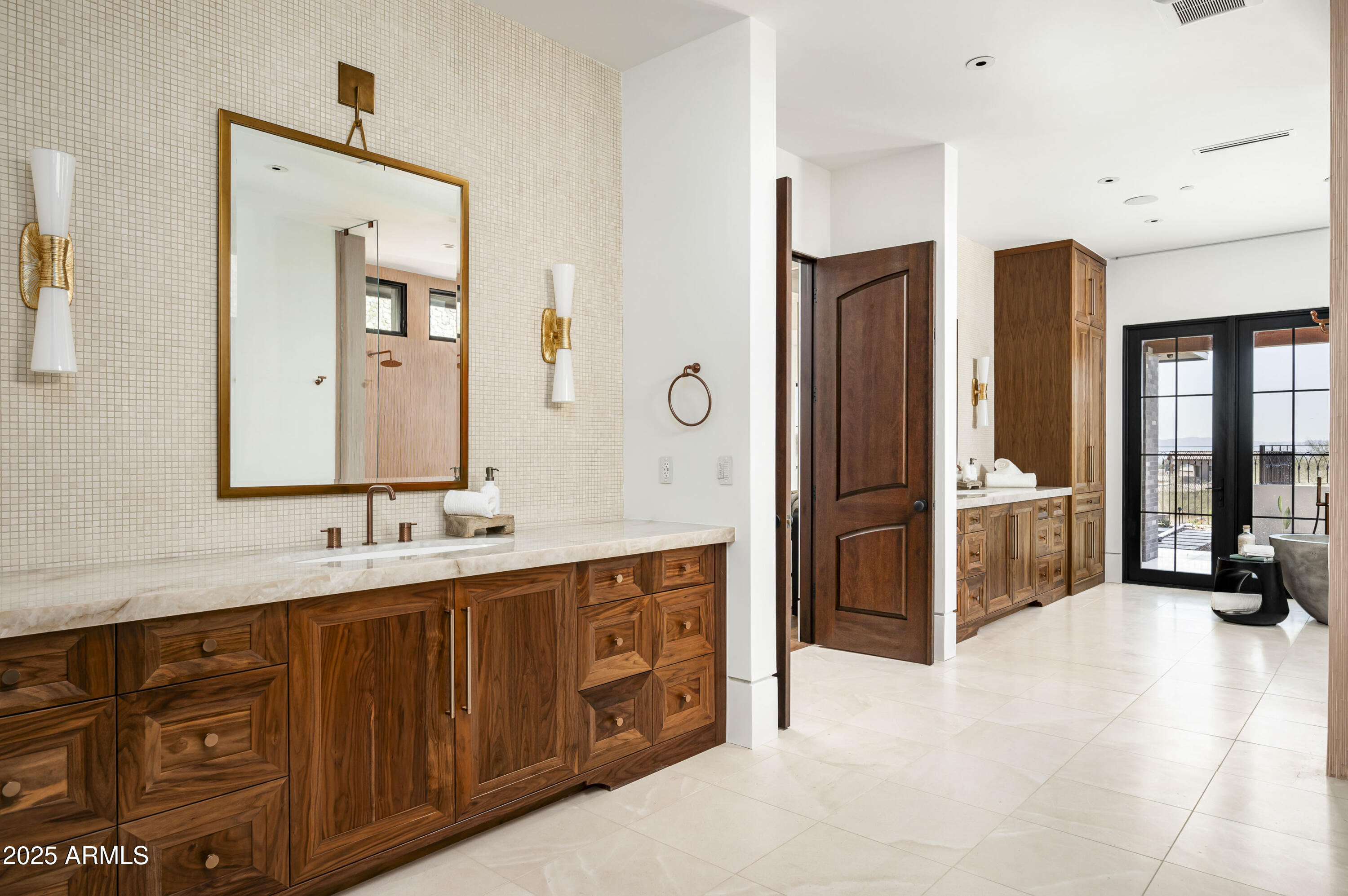 6825 North 39th Place Paradise Valley, AZ 85253 - Photo 23 of 42 Primary Bathroom