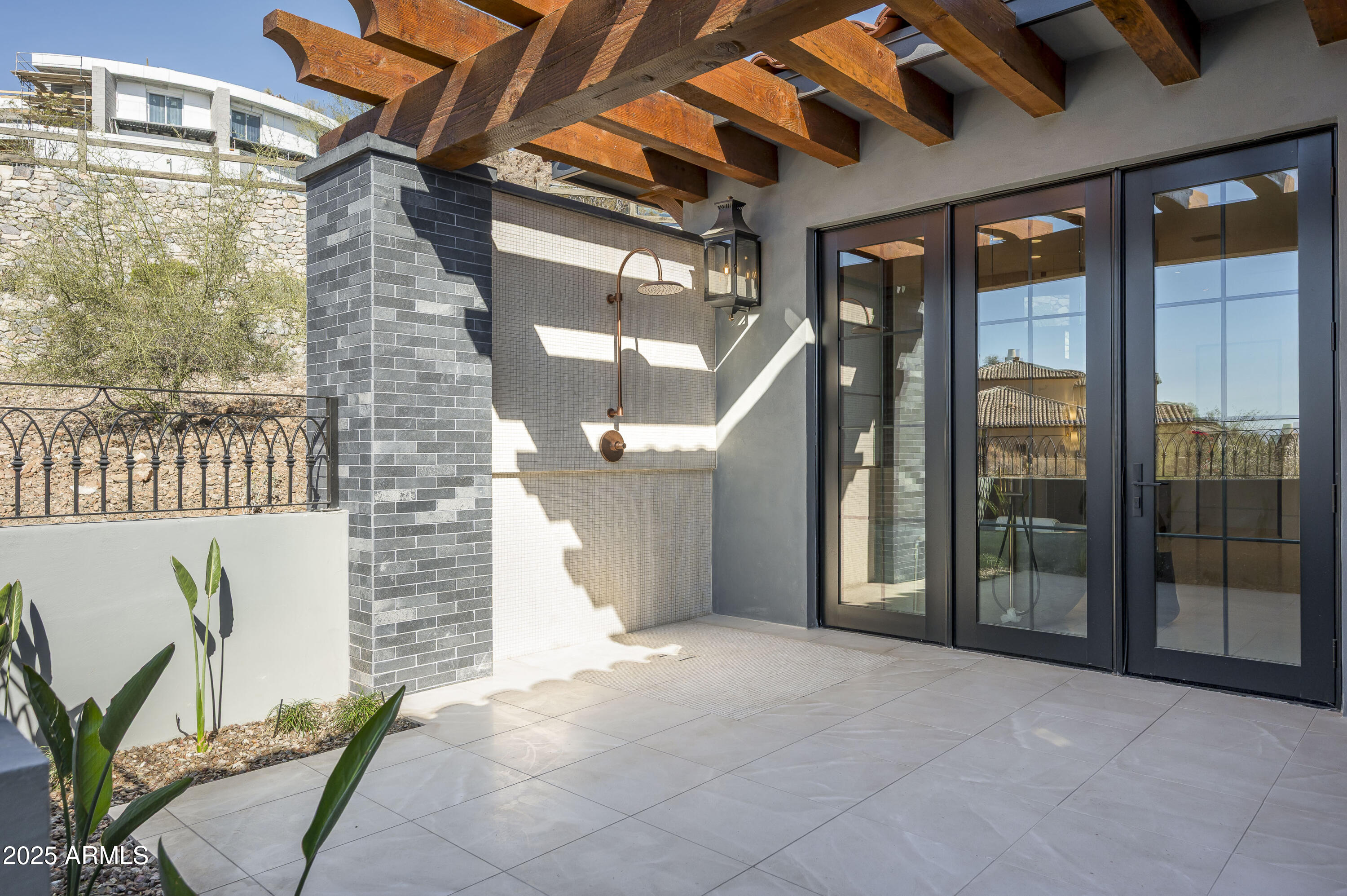 6825 North 39th Place Paradise Valley, AZ 85253 - Photo 26 of 42 Exterior pool shower
