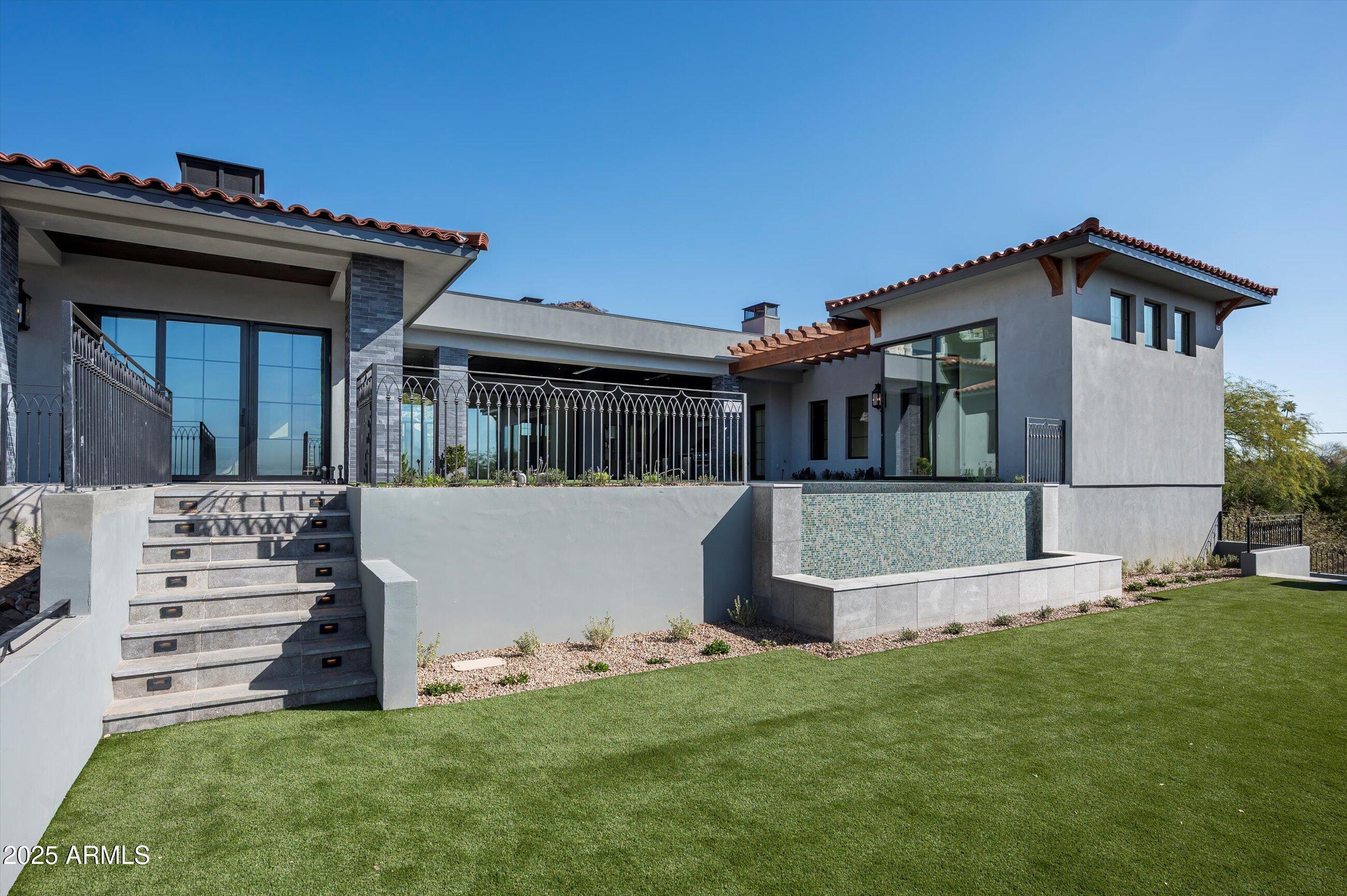 6825 North 39th Place Paradise Valley, AZ 85253 - Photo 36 of 42 Glass Tile Pool & Spa