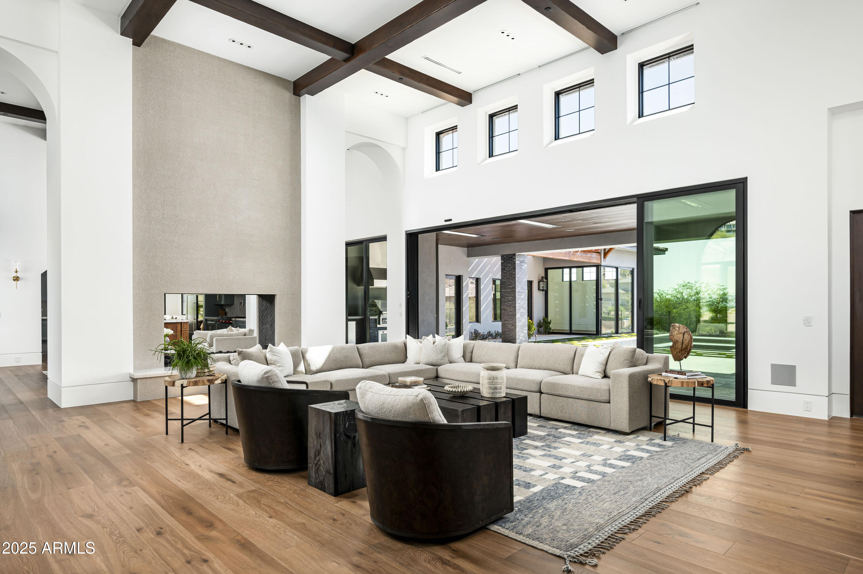 6825 North 39th Place Paradise Valley, AZ 85253 - Photo 7 of 42 Automated Wall of Glass