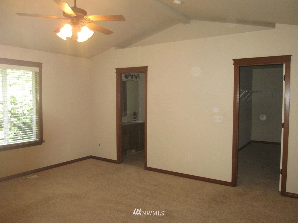 211 161st Place Southeast Bothell, WA 98012 - Photo 8 of 16