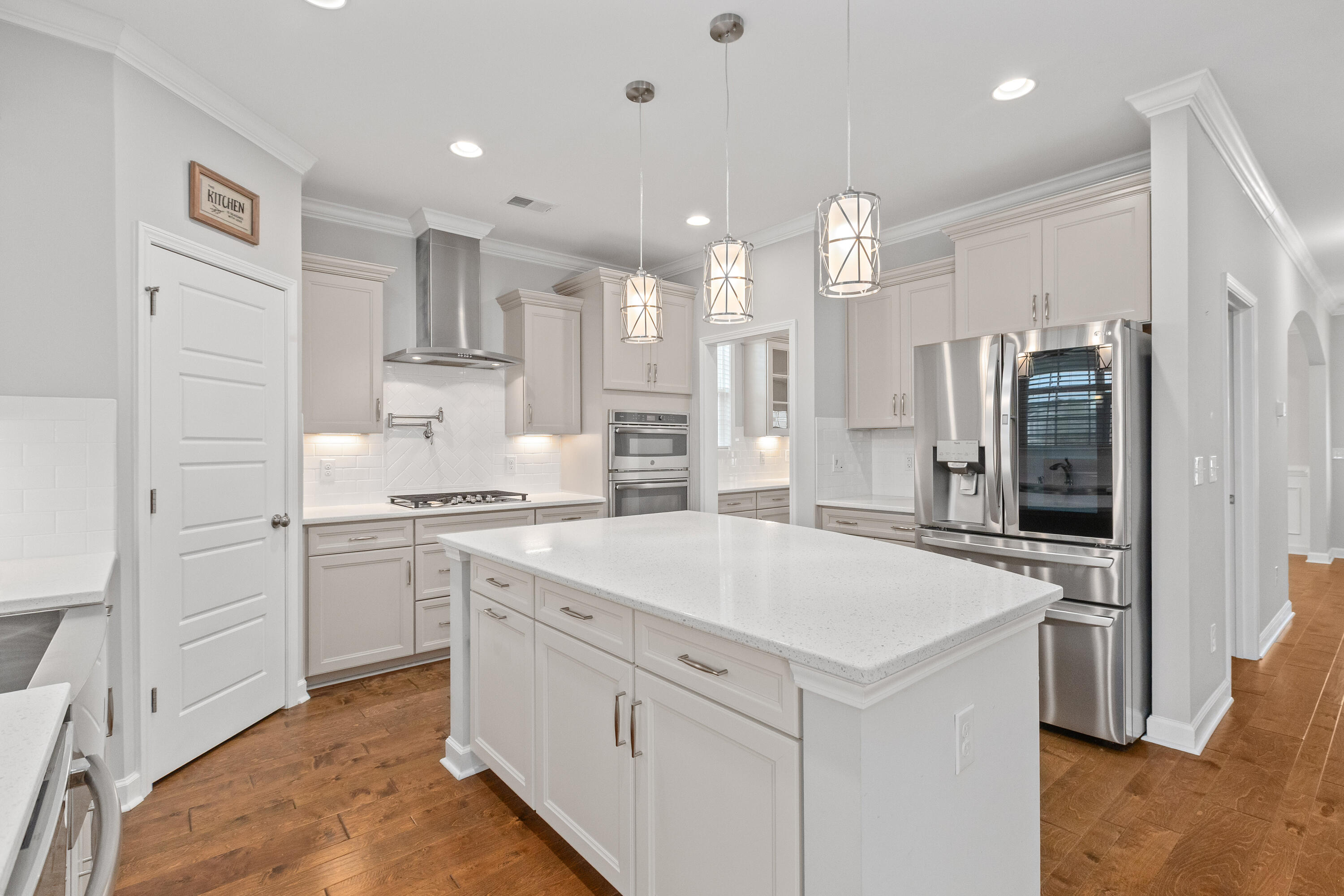 242 Saxony Loop Summerville, SC 29486 - Photo 2 of 44 242SaxonyLoop-CasaVerdeMediaLLC11