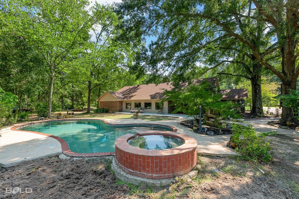 5800 Jefferson Paige Road Shreveport, LA 71119 - Photo 11 of 40 6+ acre estate with automatic gated entrance
