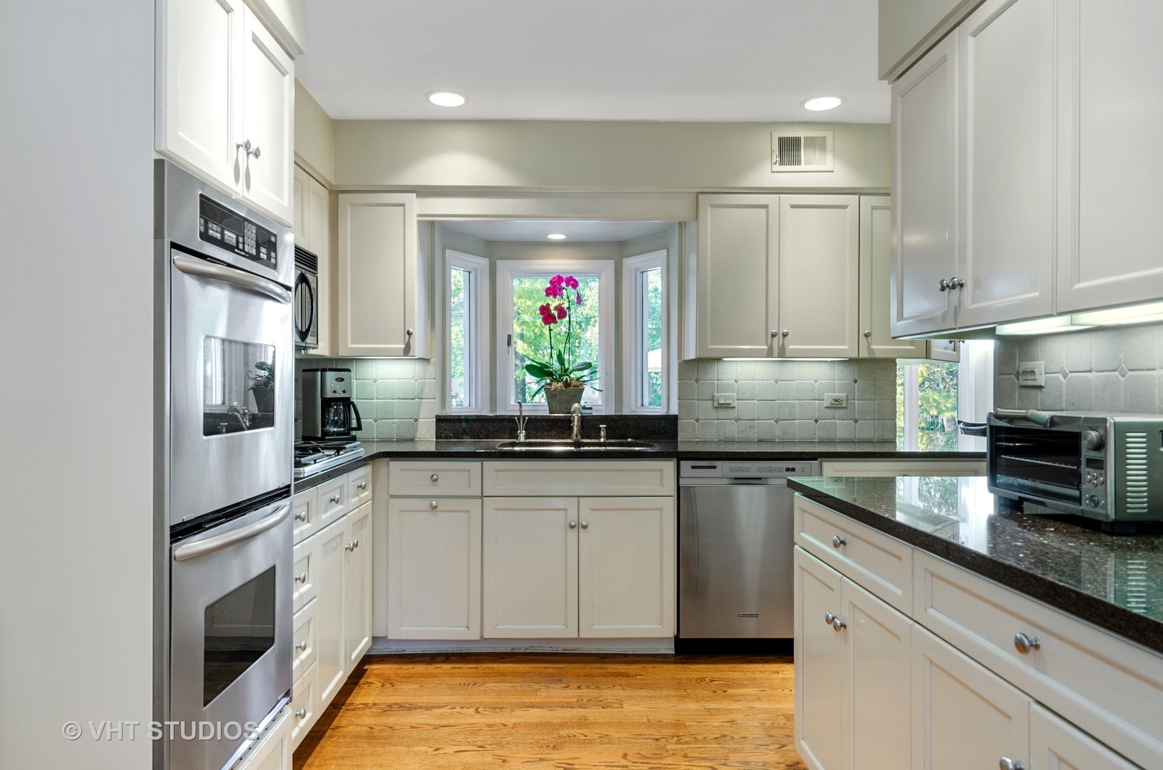 600 Wicklow Road Deerfield, IL 60015 - Photo 8 of 28