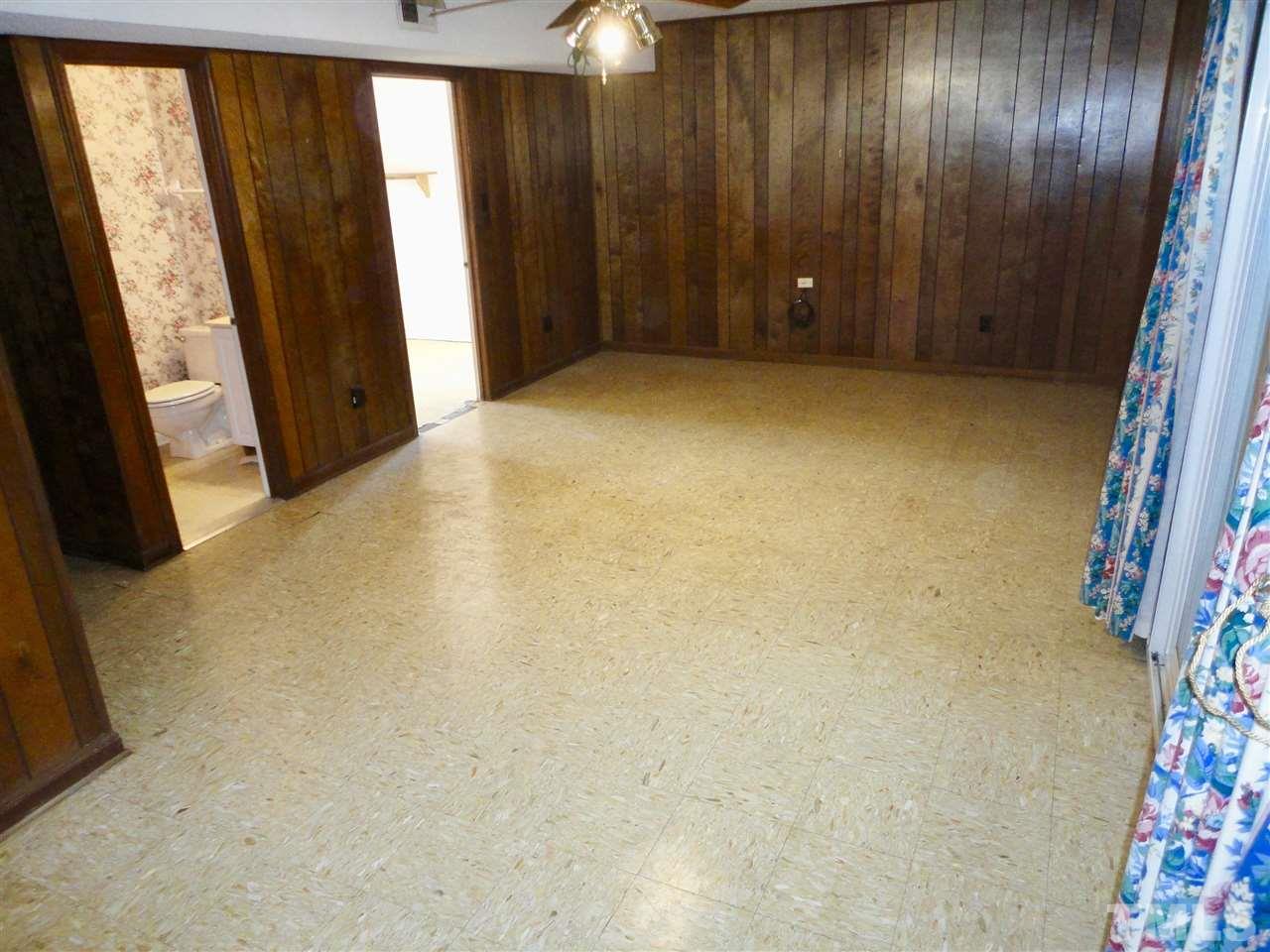 2907 New Hope Church Road Raleigh, NC 27604 - Photo 11 of 25 a view of an empty room with a window