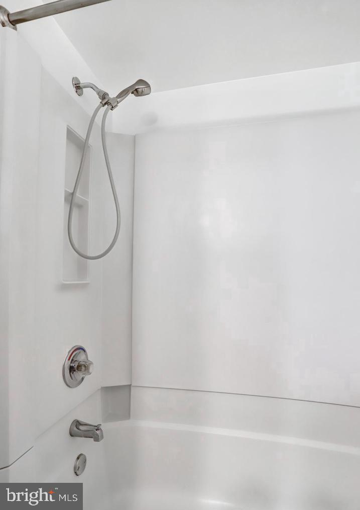 5912 Cove Landing Road, Unit 301 Burke, VA 22015 - Photo 20 of 30