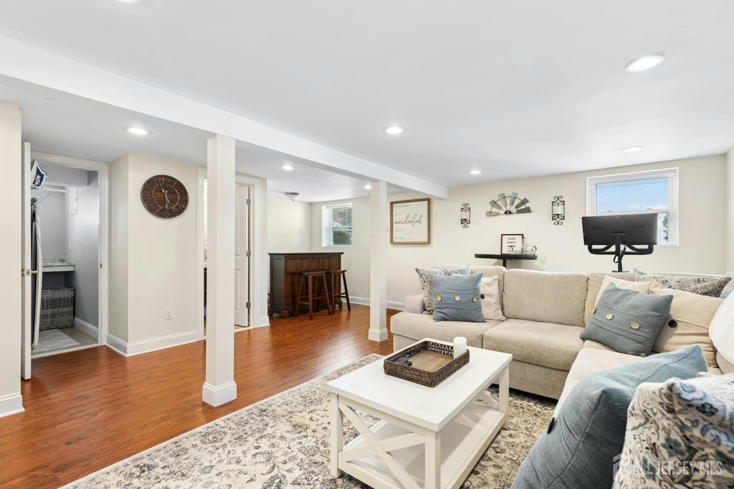 16 Neptune Place Colonia, NJ 07067 - Photo 26 of 34