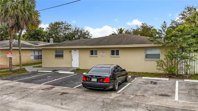 $2,400 | 2751 Northwest 58th Terrace, Unit 1, Lauderhill, FL 33313