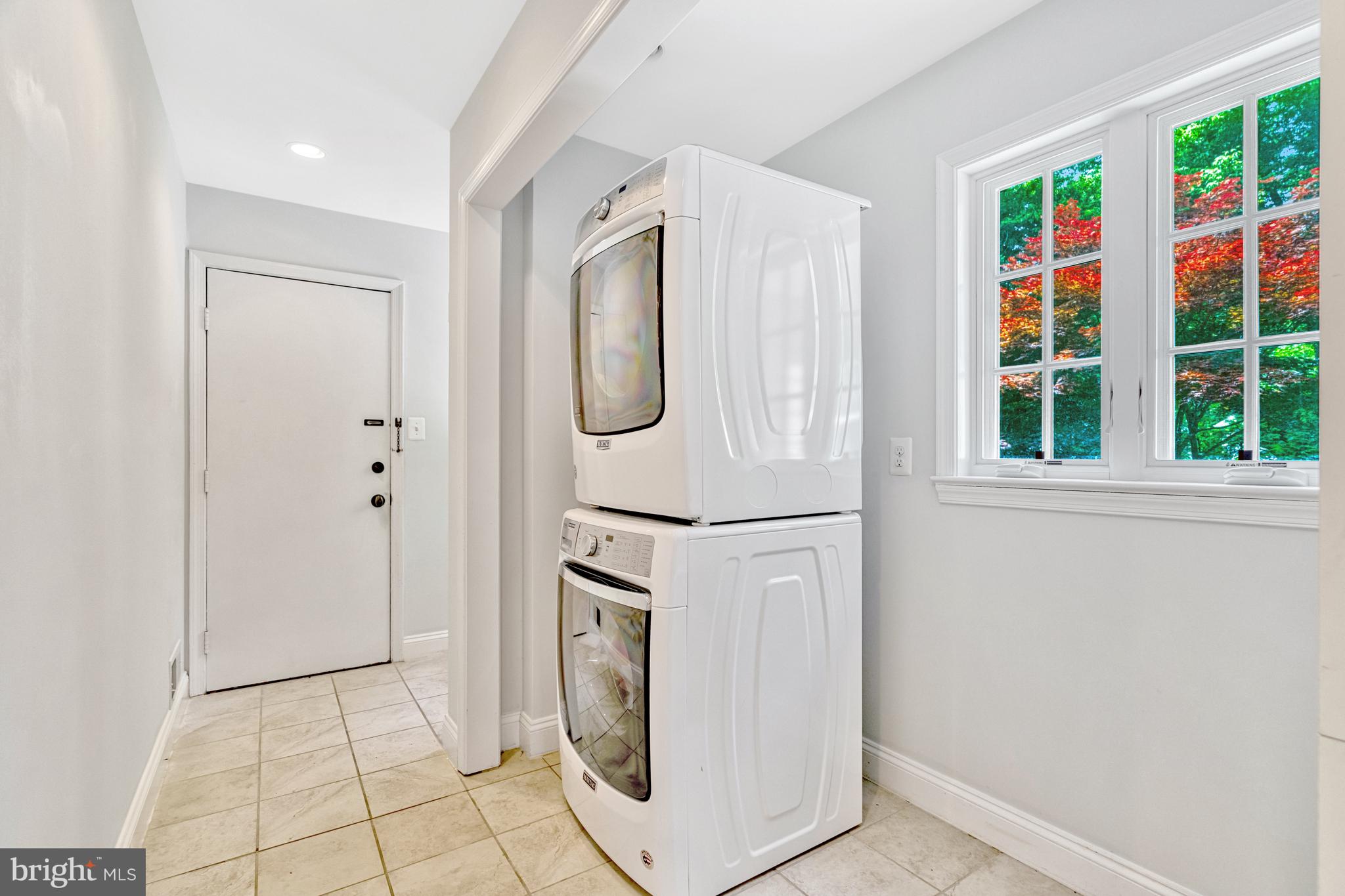 1575 Forest Villa Lane McLean, VA 22101 - Photo 12 of 38 Laundry