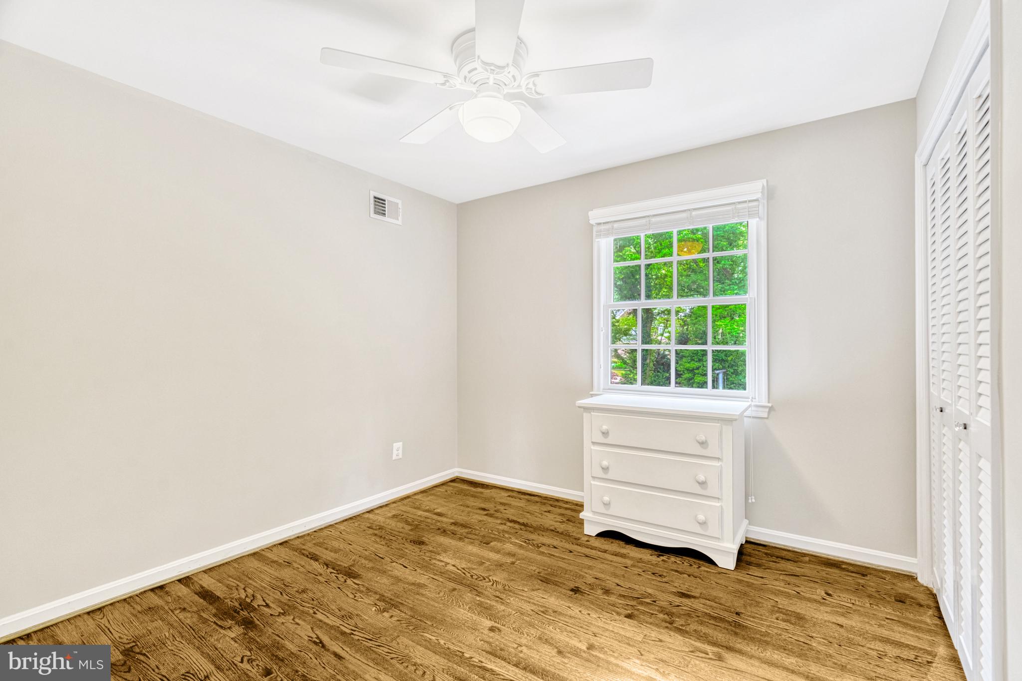 1575 Forest Villa Lane McLean, VA 22101 - Photo 22 of 38 Bedroom