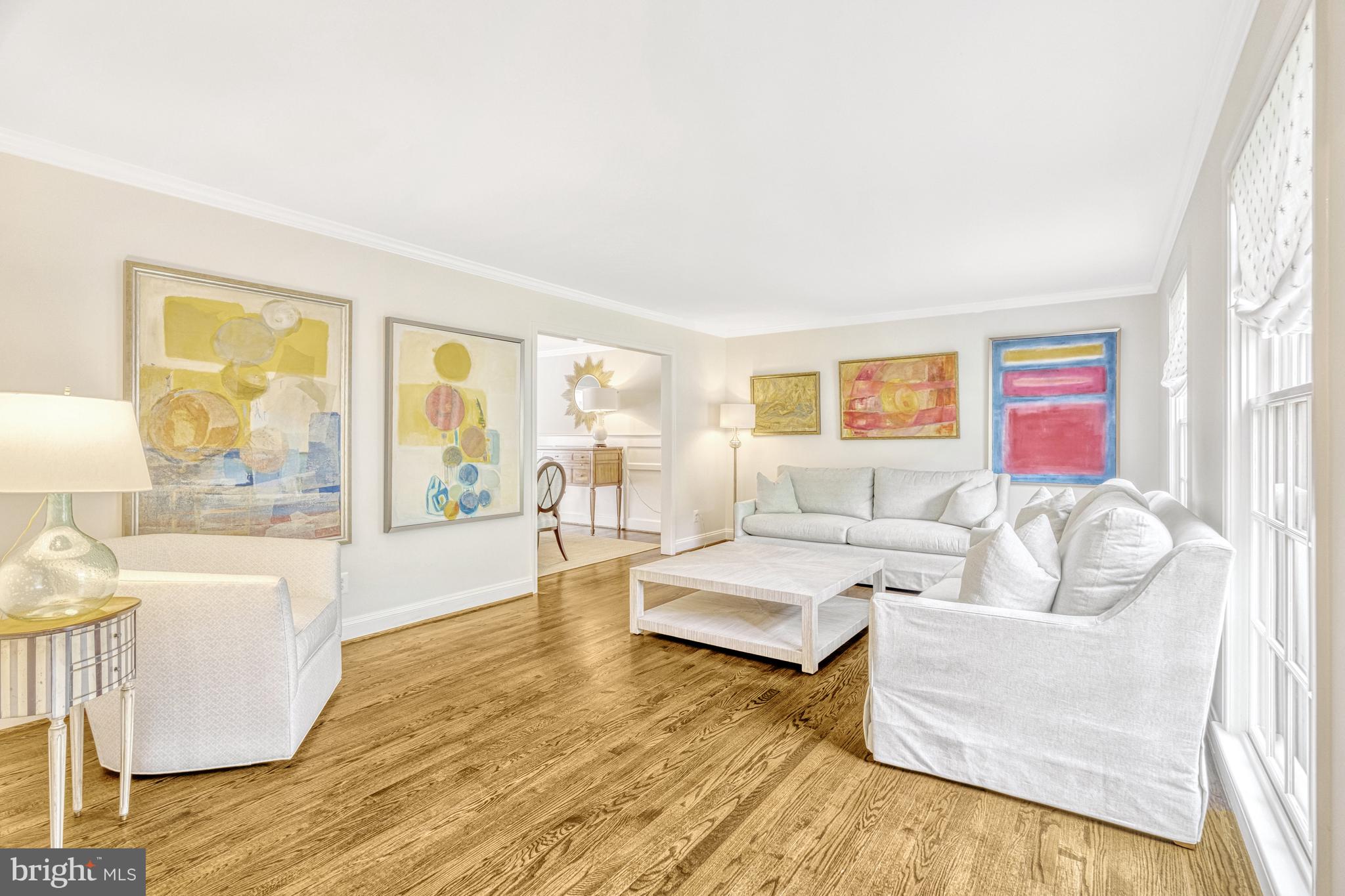 1575 Forest Villa Lane McLean, VA 22101 - Photo 3 of 38 Living Room