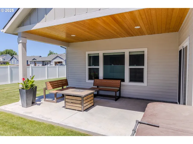 $549,950 | 665 Browndell Lane, Stanfield, OR 97875