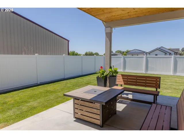 $549,950 | 665 Browndell Lane, Stanfield, OR 97875