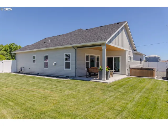 $549,950 | 665 Browndell Lane, Stanfield, OR 97875