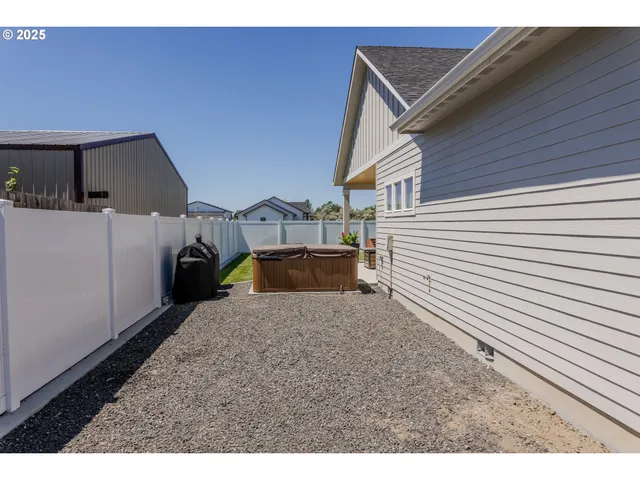 $549,950 | 665 Browndell Lane, Stanfield, OR 97875