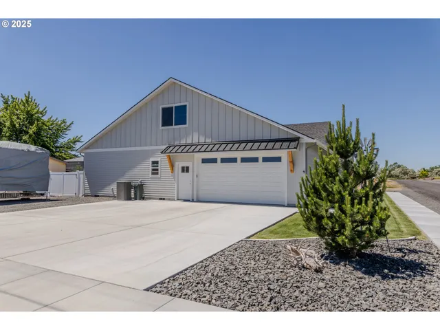 $549,950 | 665 Browndell Lane, Stanfield, OR 97875