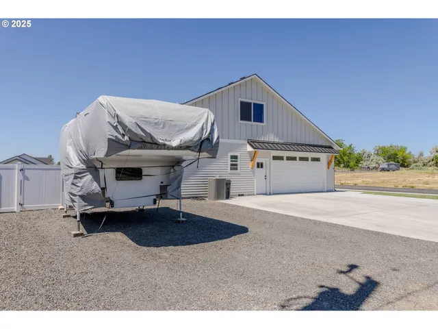 $549,950 | 665 Browndell Lane, Stanfield, OR 97875