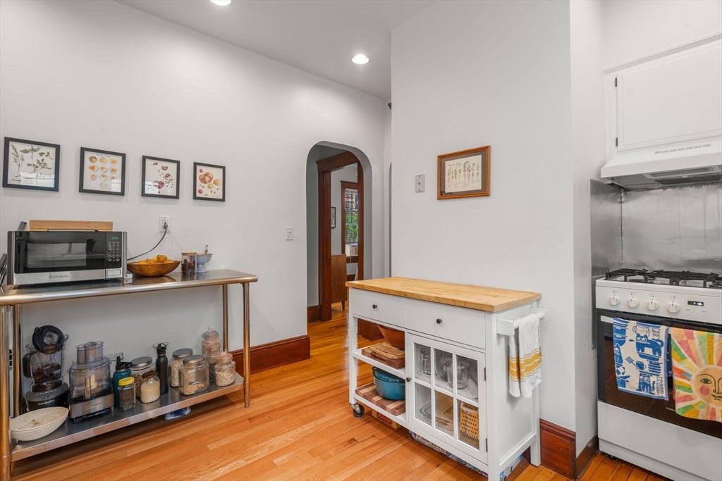 21 Milton Street Somerville, MA 02144 - Photo 10 of 31