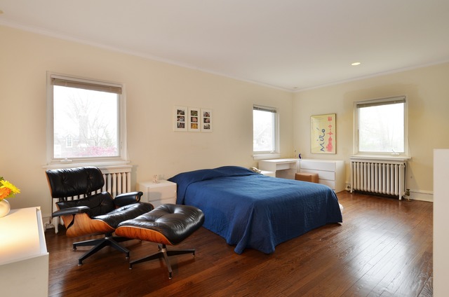 63 Abbotsford Road Winnetka, IL 60093 - Photo 16 of 25 a bedroom with furniture bed and a window